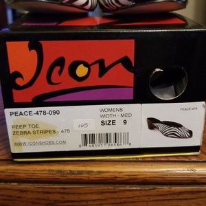 ICON Shoes - Icon Peep Toe Zebra Stripes Peace-478-090 Sz 9 NIB ICON Shoes - Icon Peep Toe Zebra Stripes Peace-478-090 Sz 9 NIB